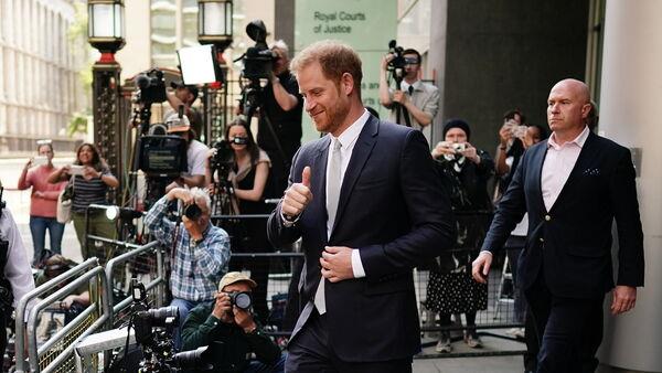 Prince Harry awarded £140,600 in phone hacking claim against Mirror Group