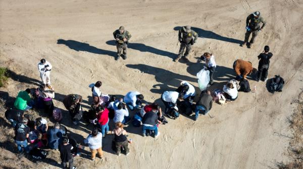 Migrants at the US border. 